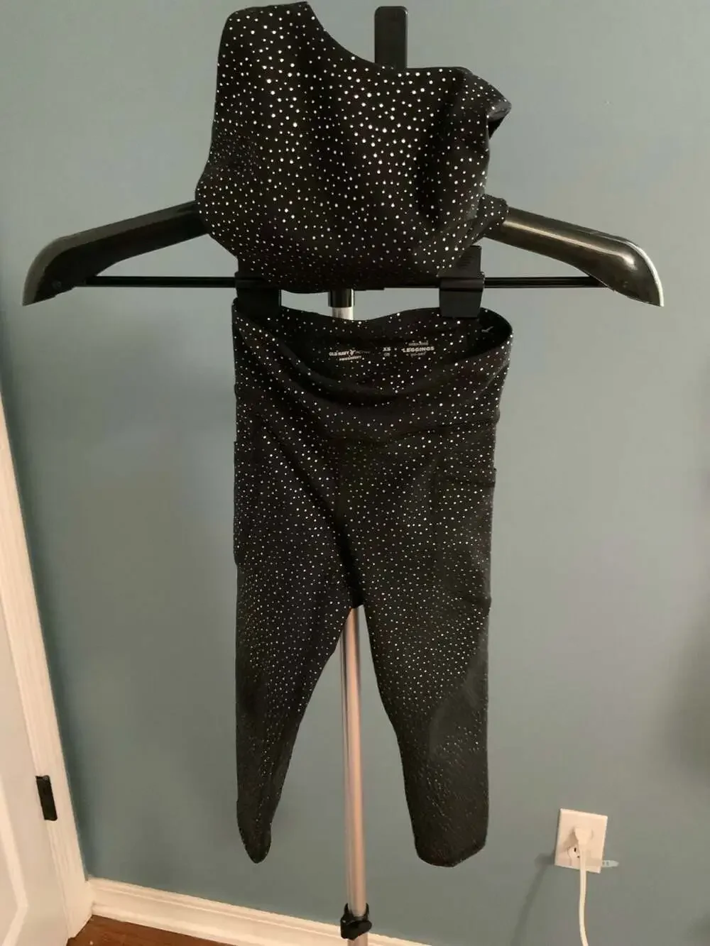 Old Navy Powersoft Active Leggings Size Girls XS Black Silver Polka Dot